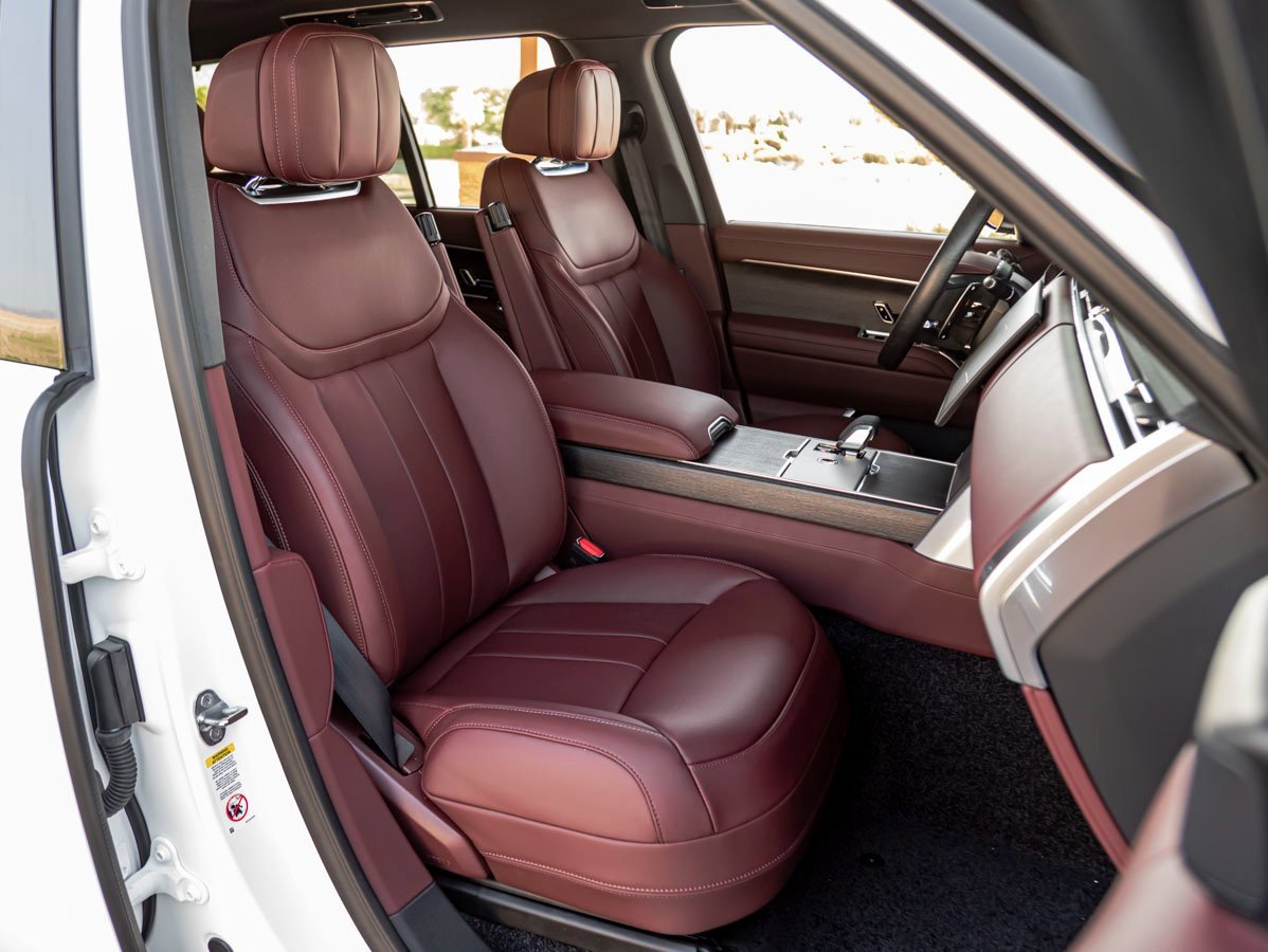 New 2025 Land Rover Range Rover SE image 26