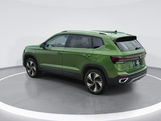 New 2026 Volkswagen Taos SE AWD/4WD image 2