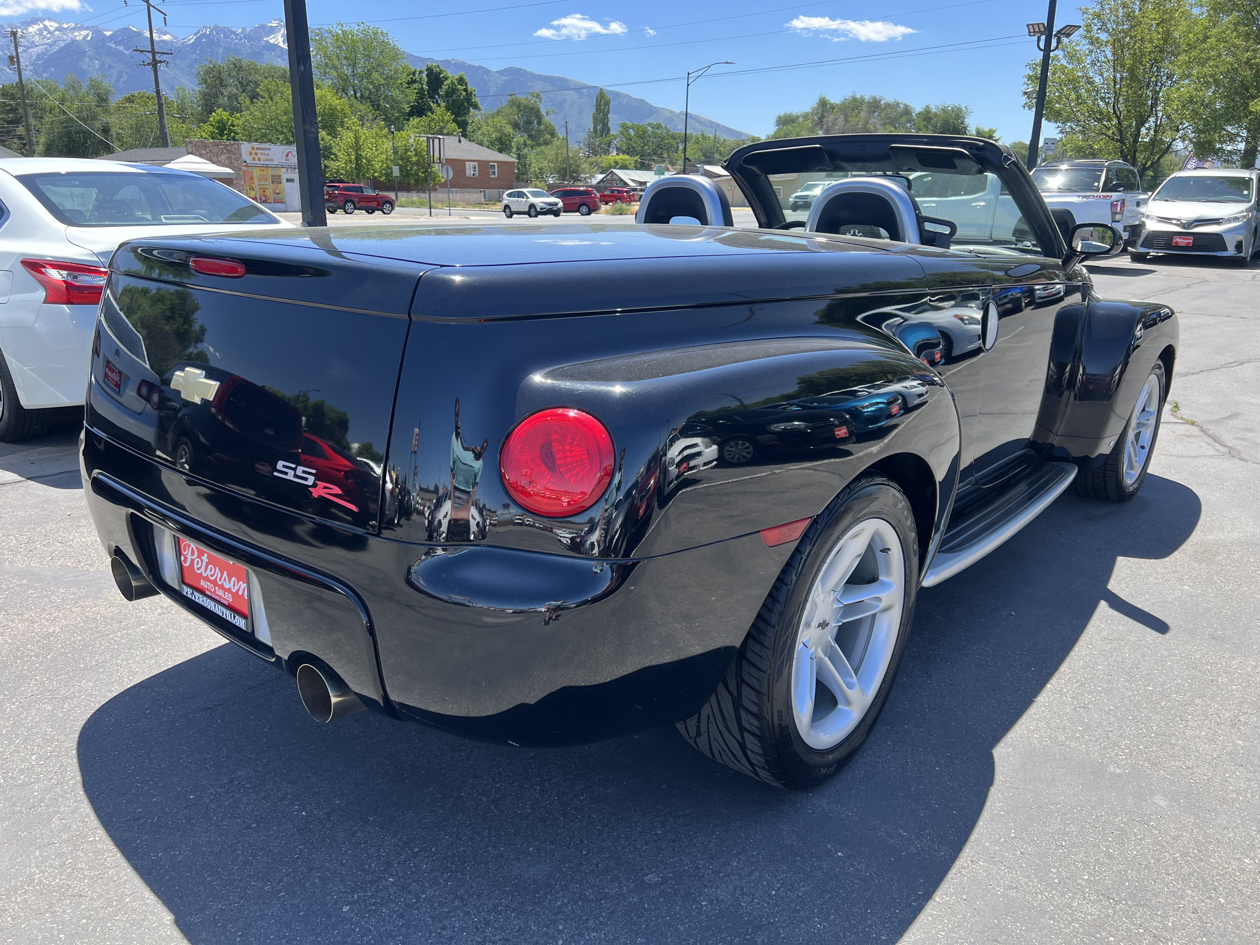 Used 2006 Chevrolet SSR w/ Preferred Equipment Group RWD image 15
