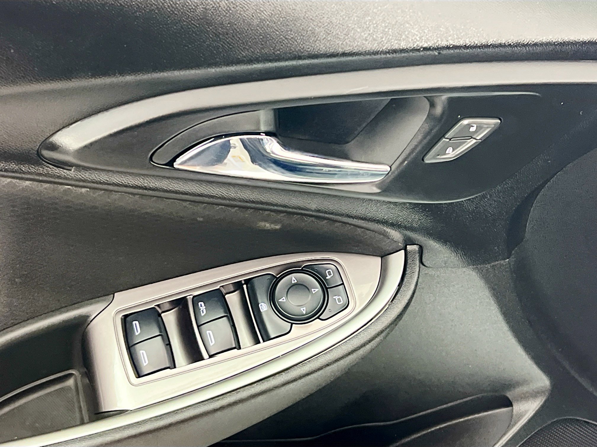 Used 2022 Chevrolet Malibu LT image 16