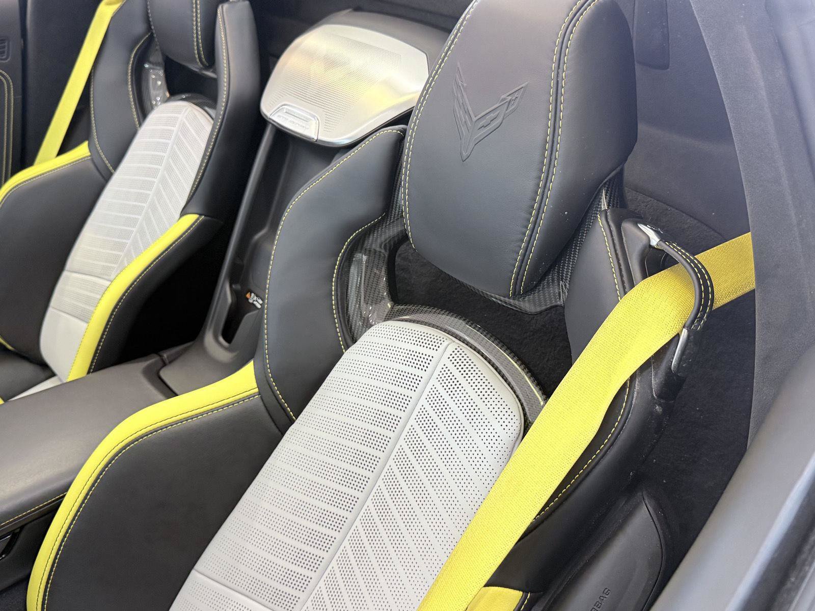 Used 2022 Chevrolet Corvette Stingray Premium Conv w/ Z51 Performance Package RWD image 11