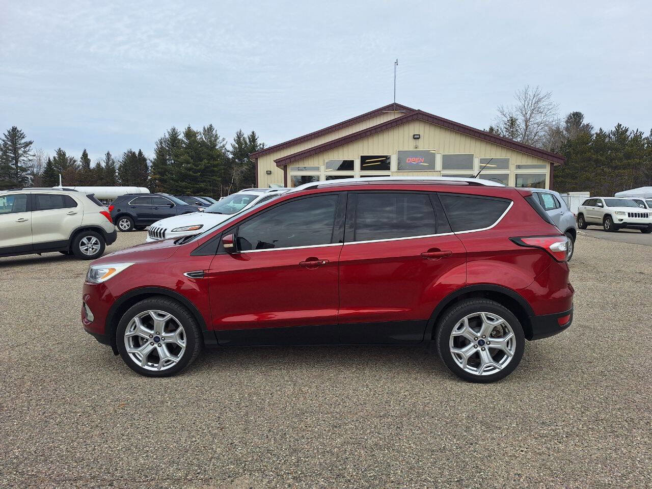 Used 2018 Ford Escape Titanium w/ Ford Safe & Smart Package AWD/4WD image 1