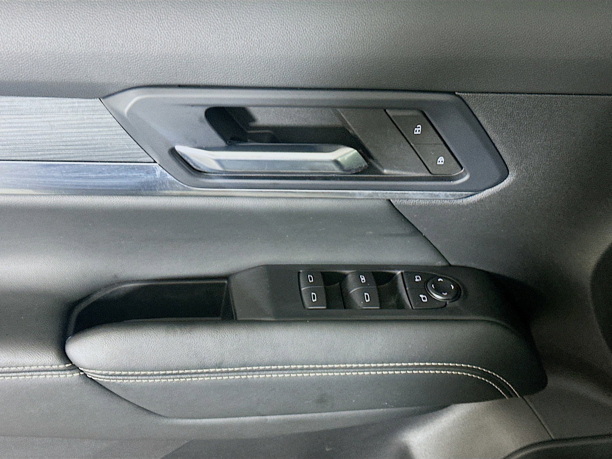 Used 2025 GMC Terrain Elevation image 15