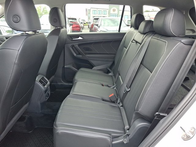 Used 2024 Volkswagen Tiguan SE FWD image 13