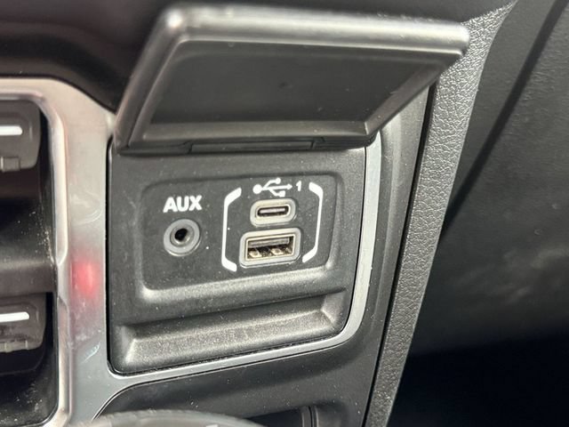 Used 2026 Jeep Wrangler Unlimited Sahara AWD/4WD image 46