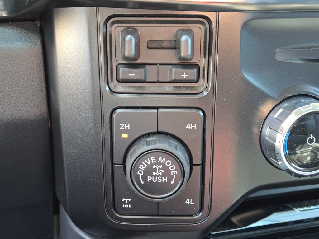 New 2026 Ford F350 Lariat w/ Tremor Off-Road Package AWD/4WD image 17