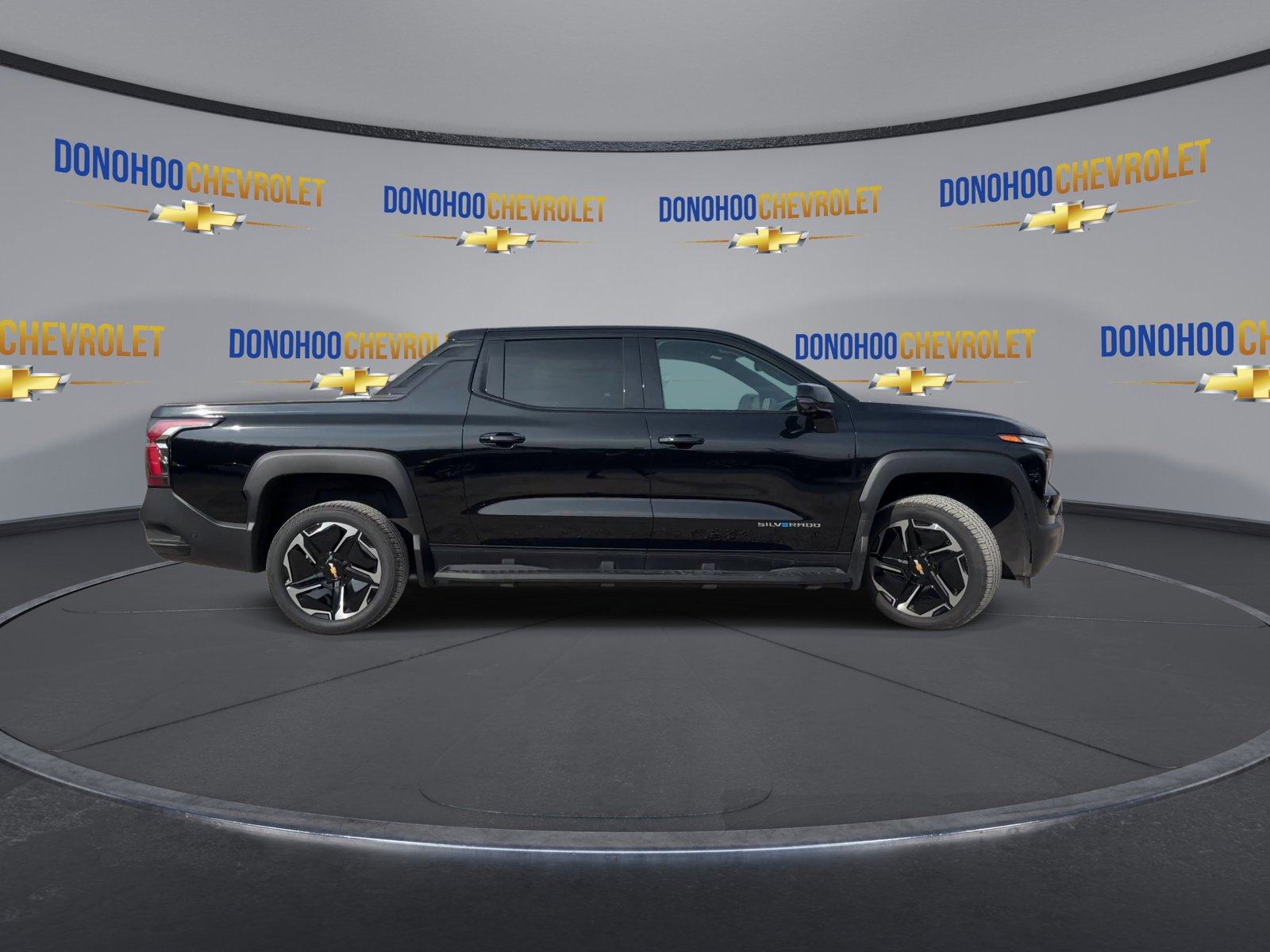 New 2026 Chevrolet Silverado EV LT w/ Premium Package image 9