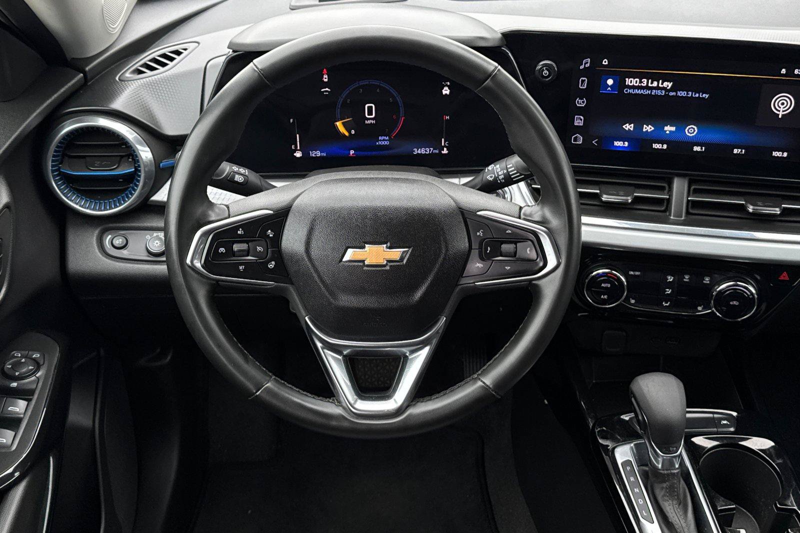 Used 2025 Chevrolet Trax LT w/ Driver Confidence Package FWD image 16