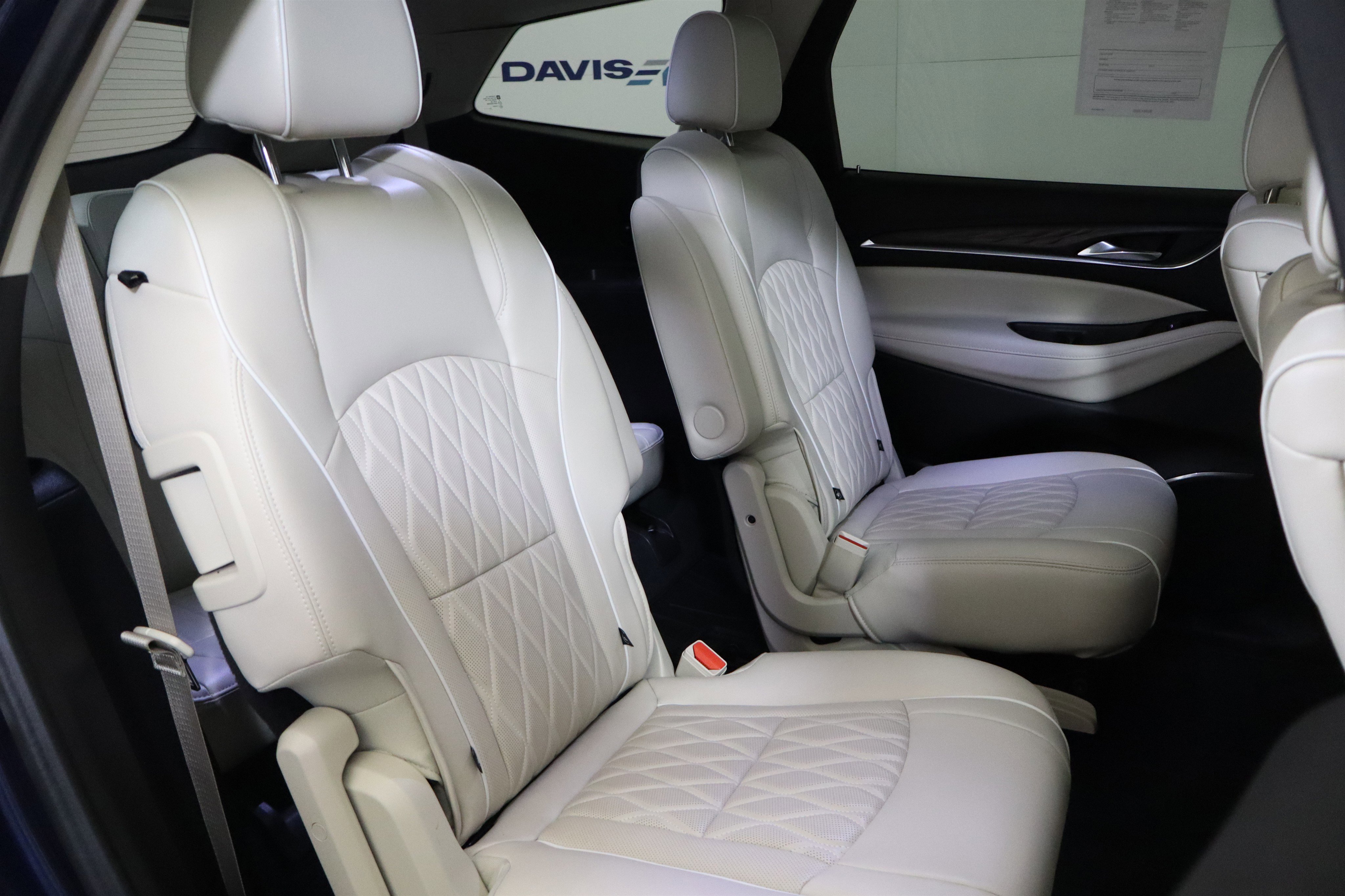 Used 2023 Buick Enclave Avenir w/ Avenir Technology Package image 21