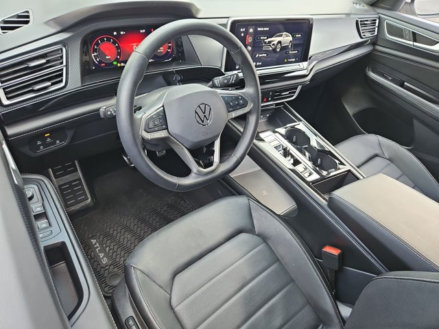 Used 2024 Volkswagen Atlas Cross Sport SEL R-Line AWD/4WD image 10