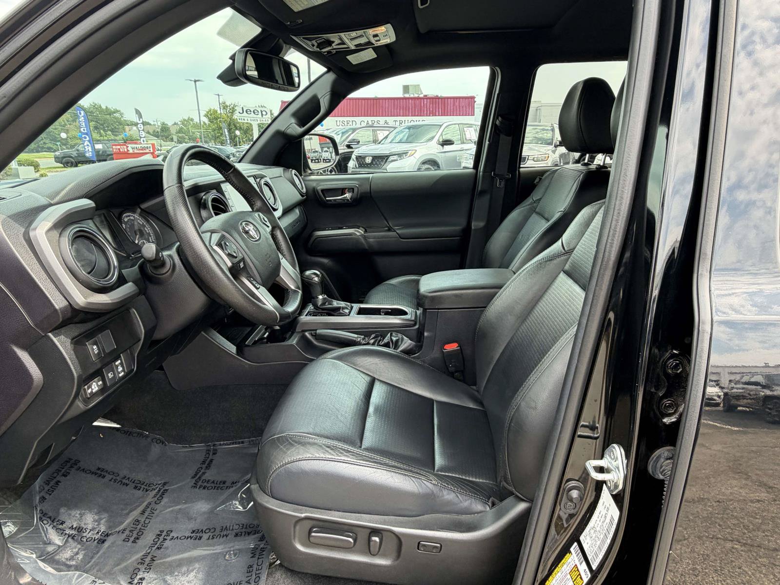 Used 2022 Toyota Tacoma TRD Off-Road w/ TRD Premium Off Road Package AWD/4WD image 26