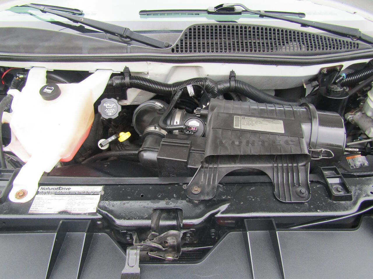 Used 2011 Chevrolet Express 2500 w/ Cold Climate Package image 14