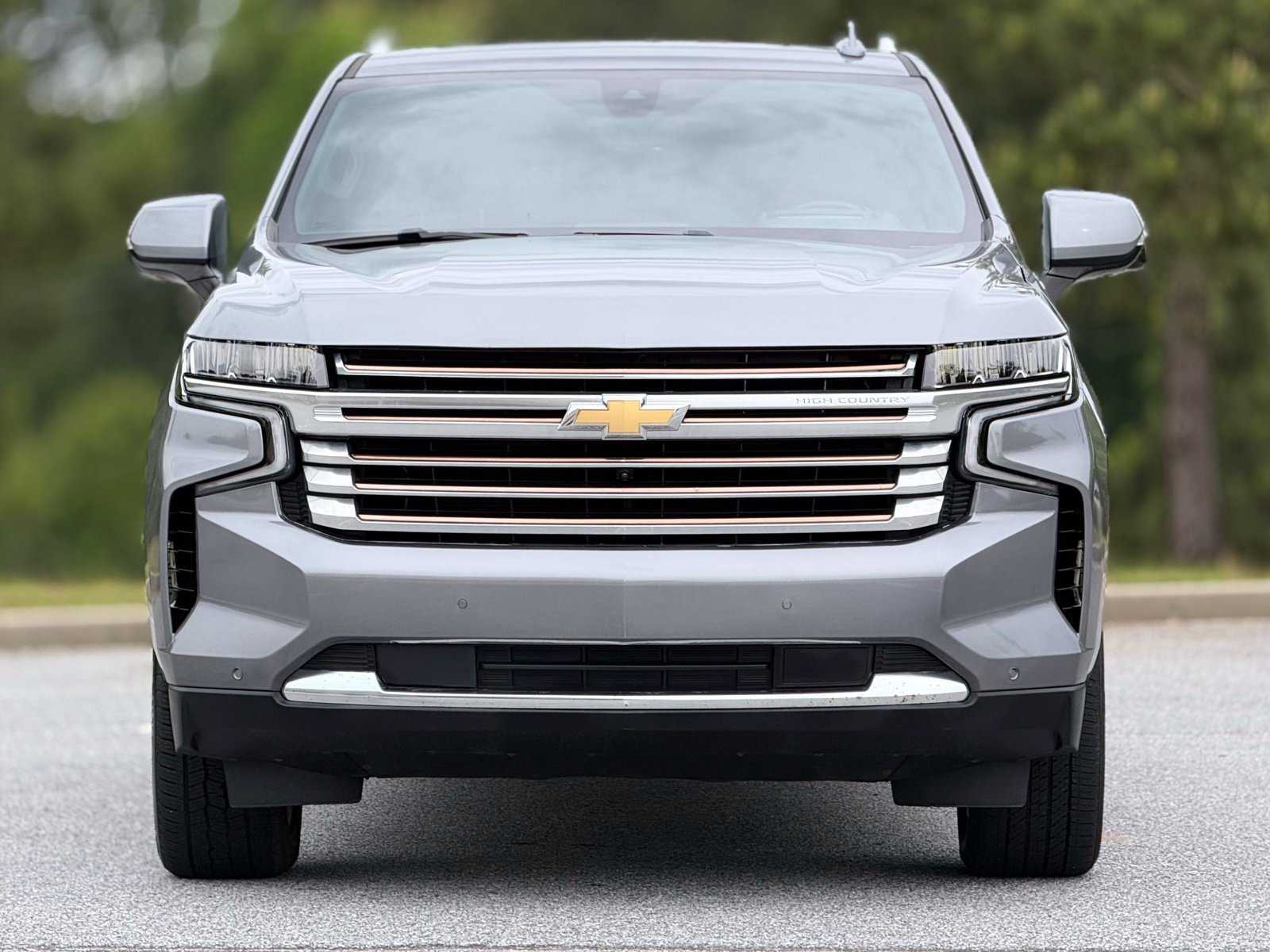 Used 2022 Chevrolet Suburban High Country AWD/4WD image 3