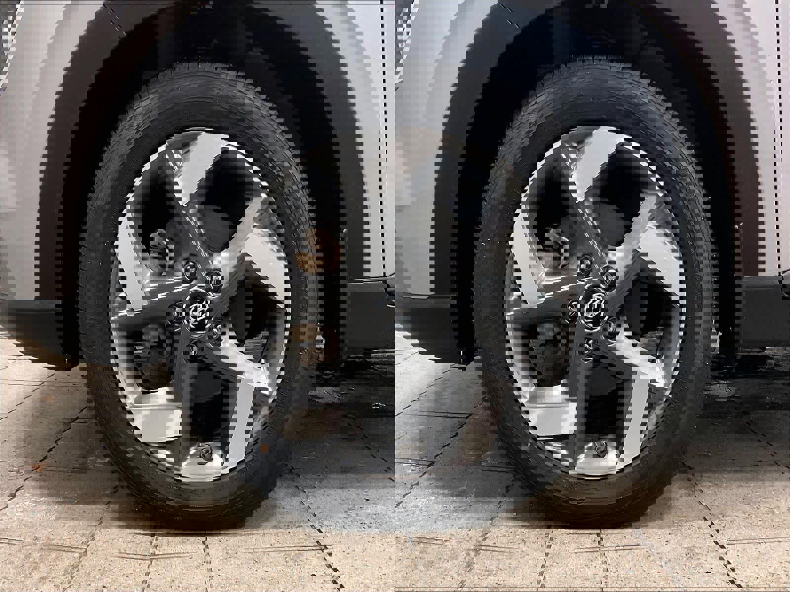 Used 2023 Hyundai Venue SEL image 7