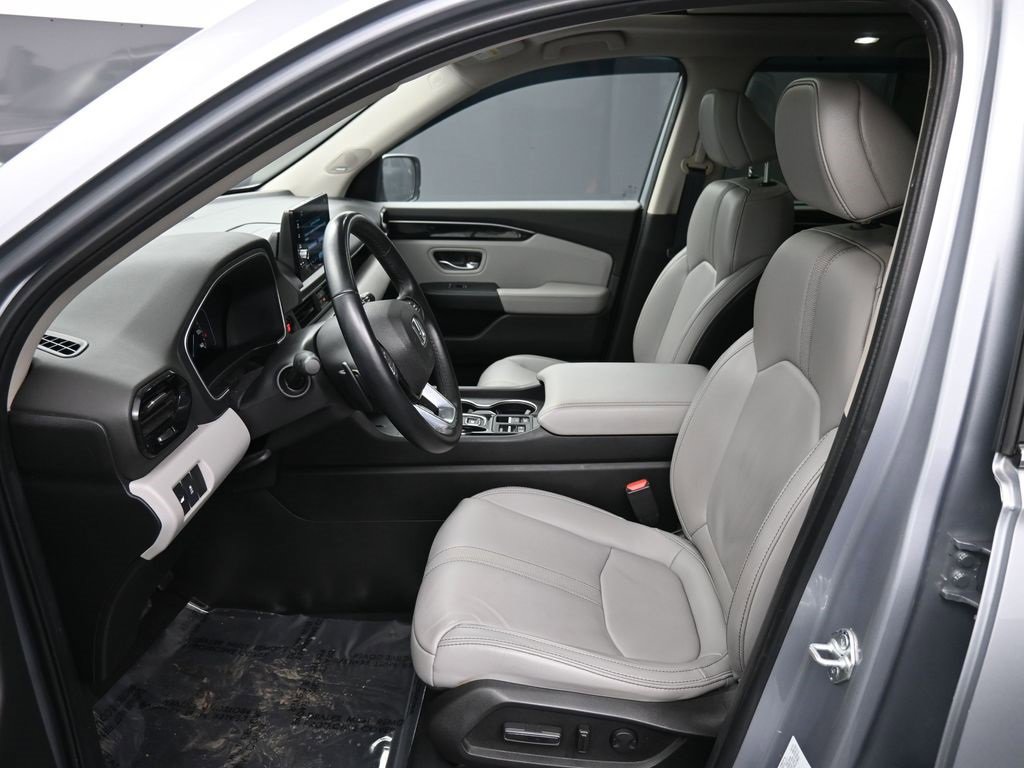 Used 2023 Honda Pilot Touring image 19