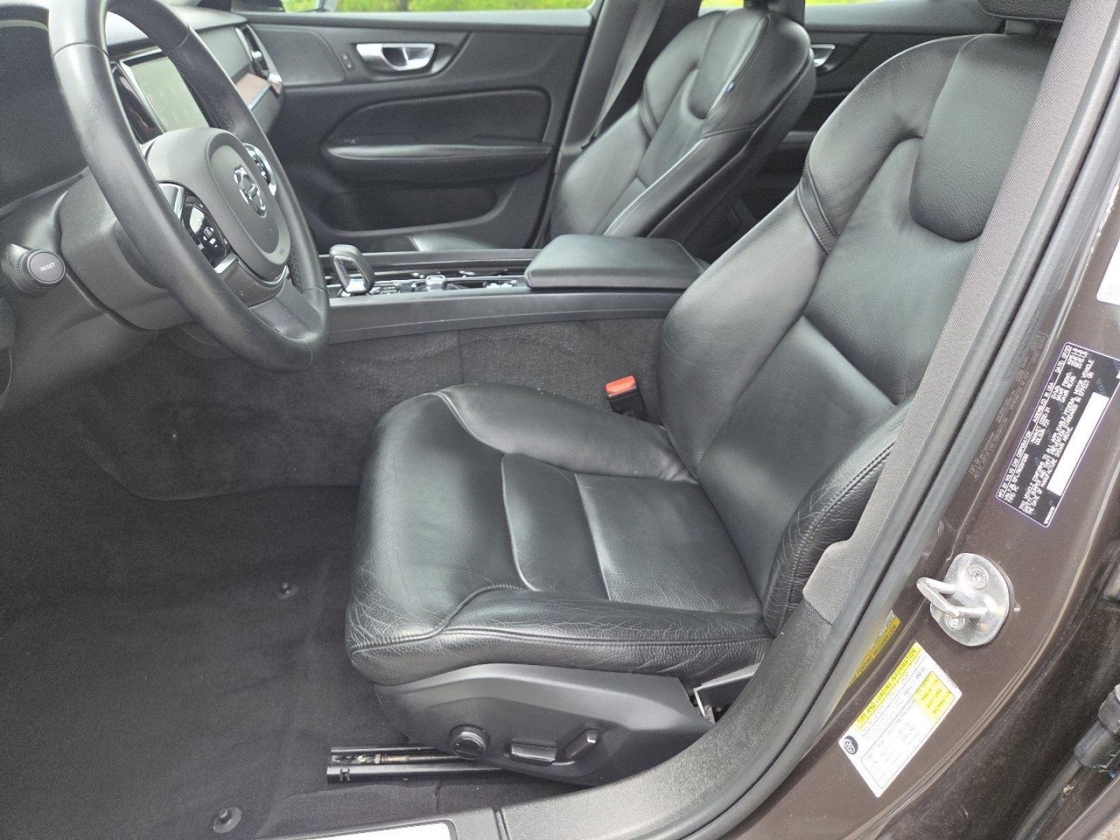 Used 2024 Volvo S60 B5 Plus FWD image 24