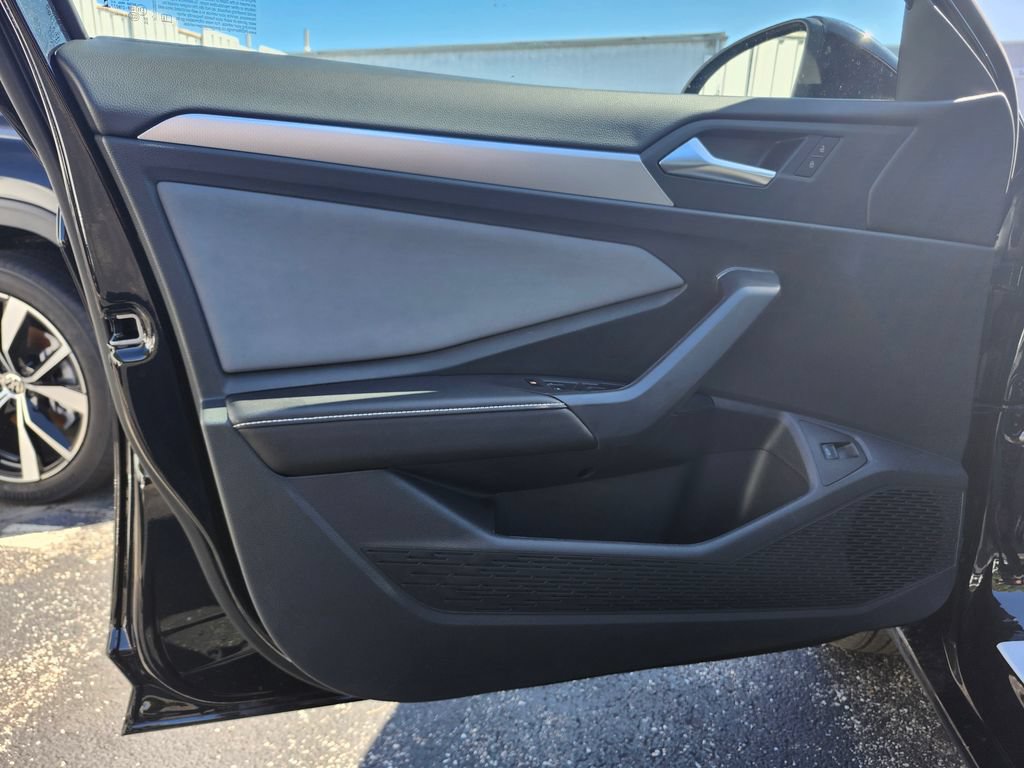 New 2027 Volkswagen Jetta SE FWD image 10