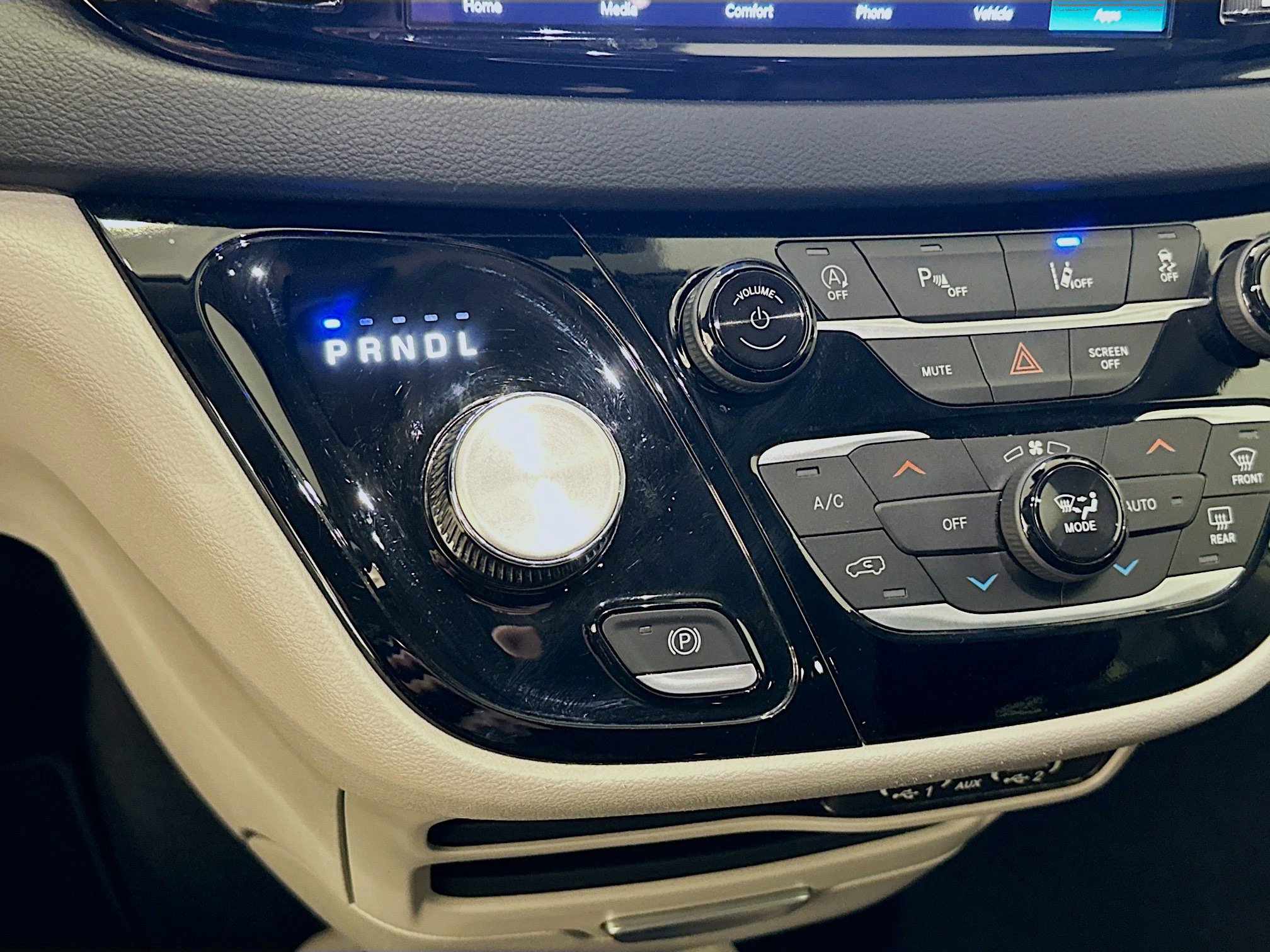 Used 2024 Chrysler Pacifica Touring-L image 24