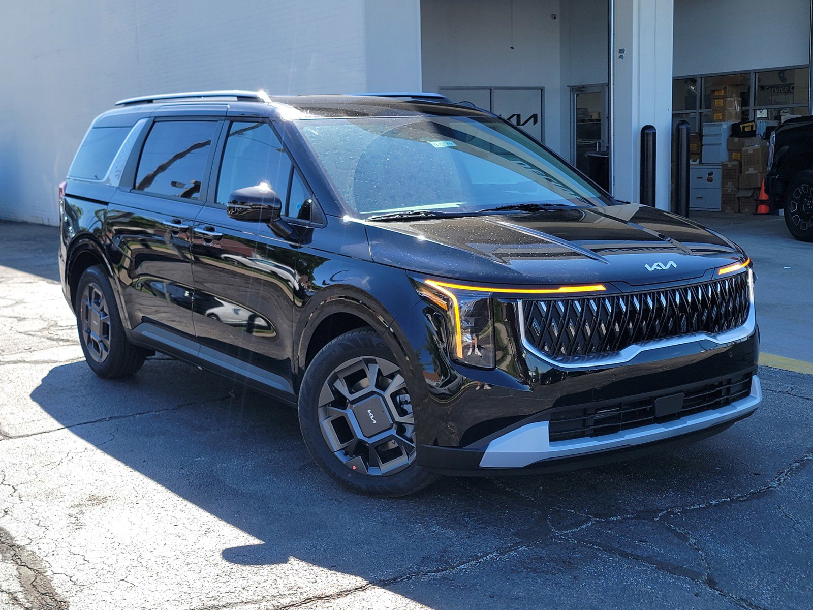 New 2026 Kia Carnival EX image 3