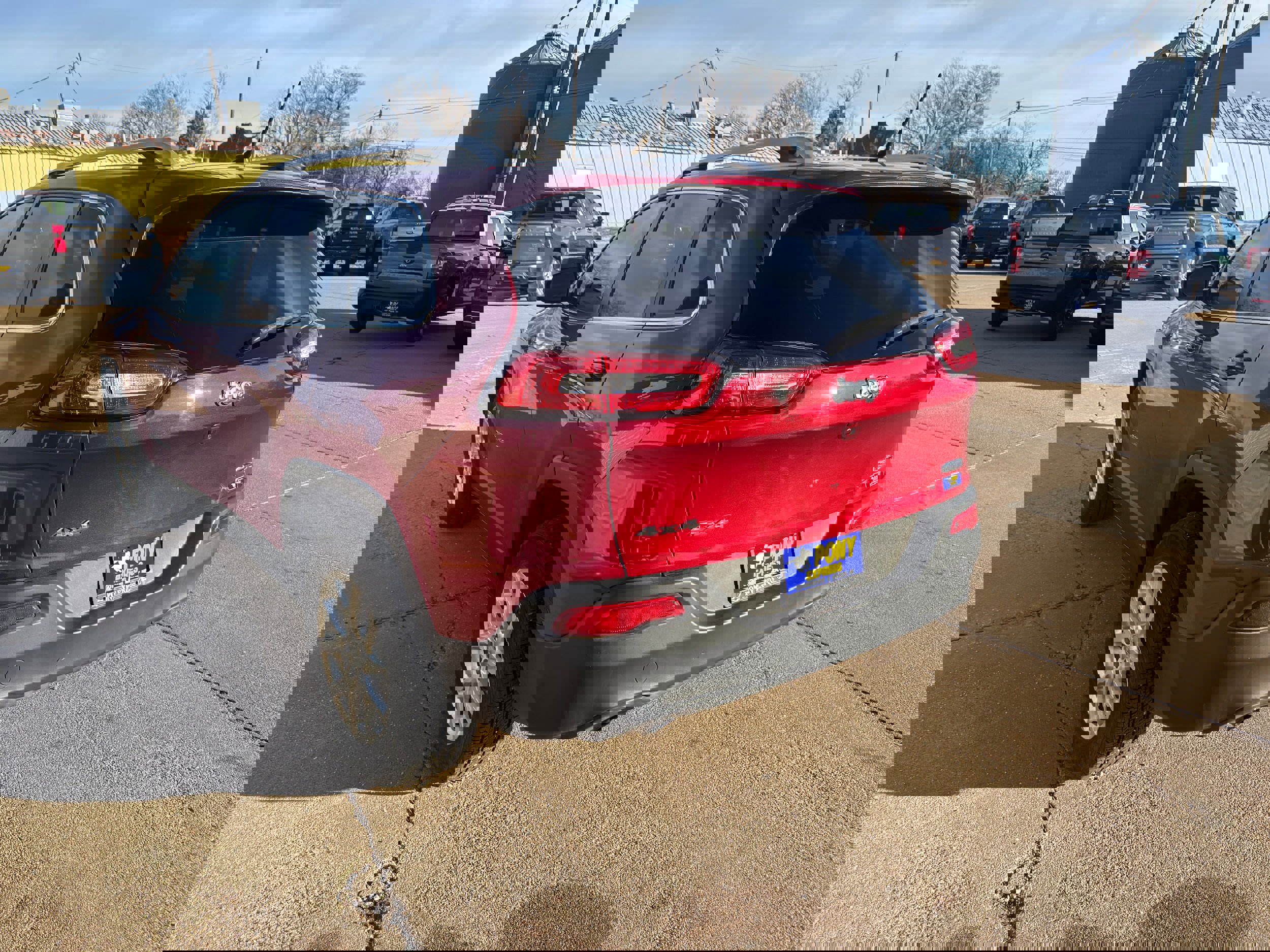 Used 2017 Jeep Cherokee Latitude image 5