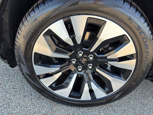 New 2026 Ford Explorer Platinum w/ LUX Leather Package AWD/4WD image 9