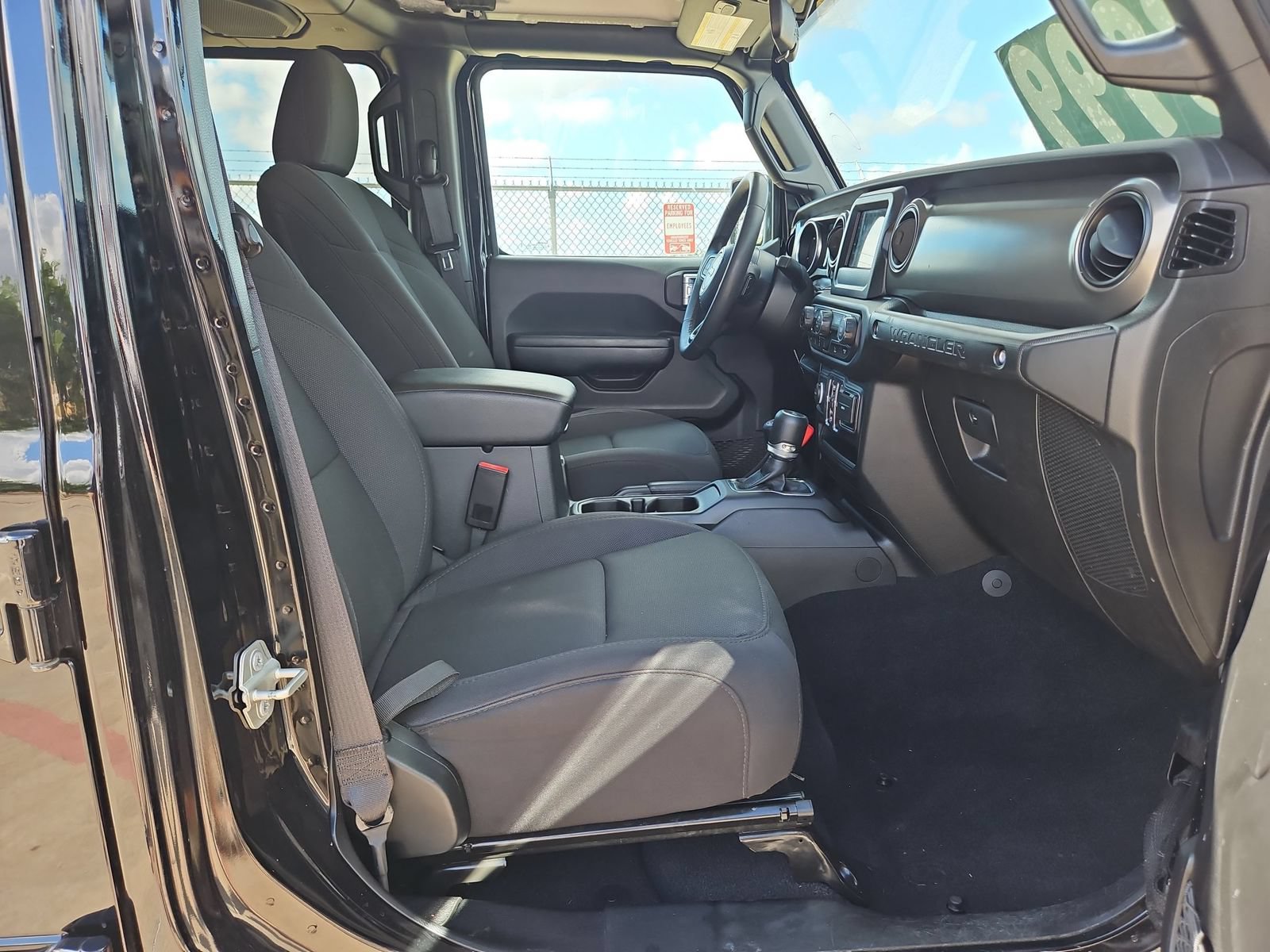 Used 2023 Jeep Wrangler Unlimited Sport AWD/4WD image 25