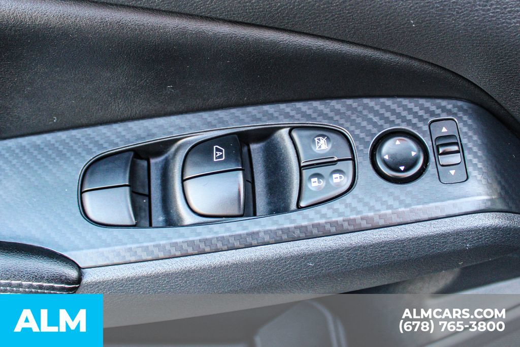 Used 2025 Nissan Altima 2.5 SV FWD image 37