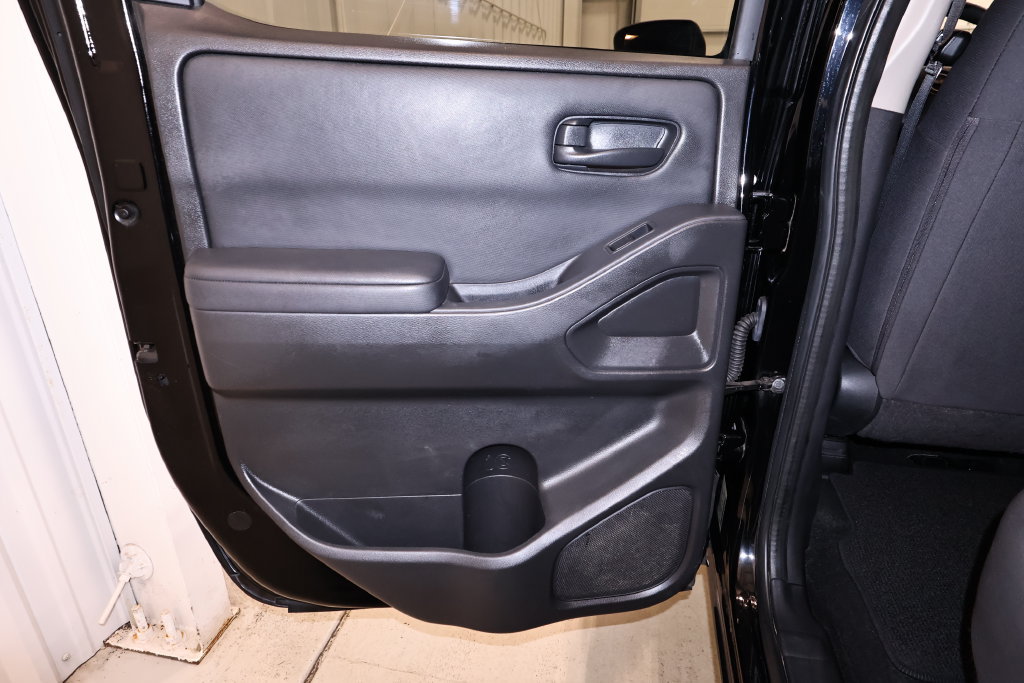 Used 2022 Nissan Frontier S w/ Technology Package AWD/4WD image 14