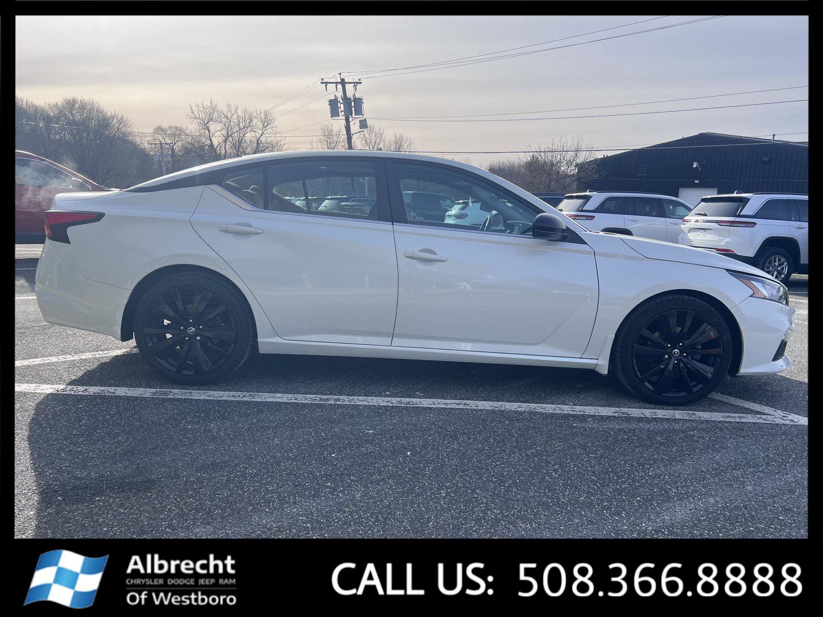 Used 2020 Nissan Altima 2.5 SR w/ Premium Package image 6