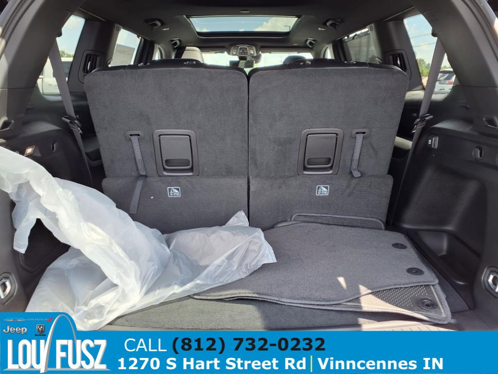 New 2025 Jeep Grand Cherokee L Limited w/ Luxury Tech Group II image 18