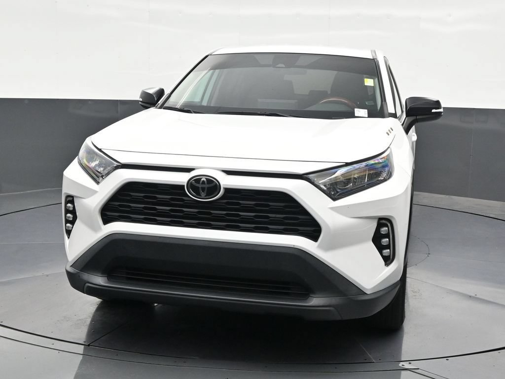Used 2022 Toyota RAV4 LE FWD image 9