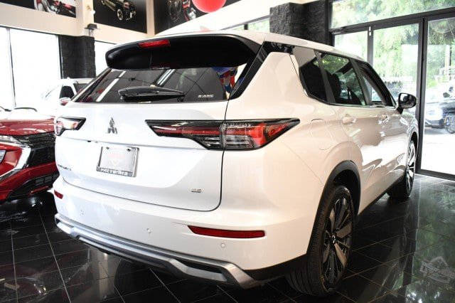 New 2026 Mitsubishi Outlander SE FWD image 14