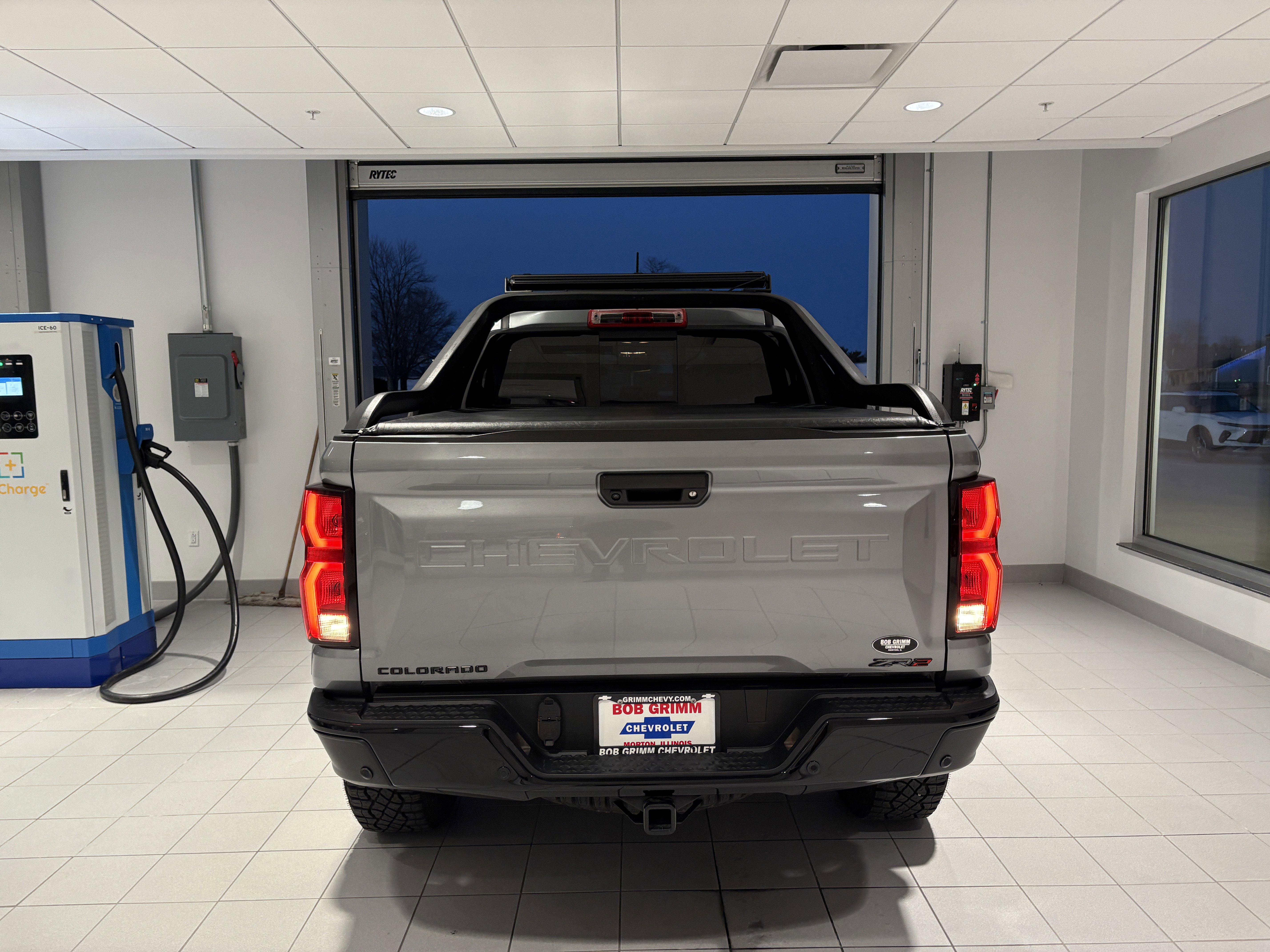 Used 2025 Chevrolet Colorado ZR2 w/ Midnight Edition image 4