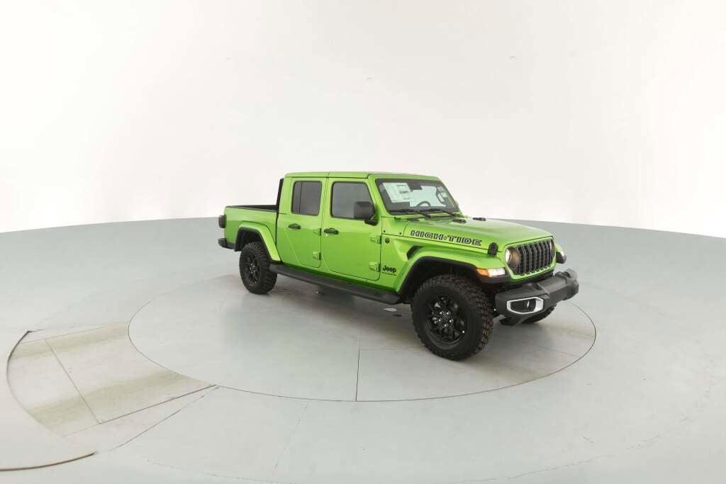 New 2025 Jeep Gladiator Sport image 16