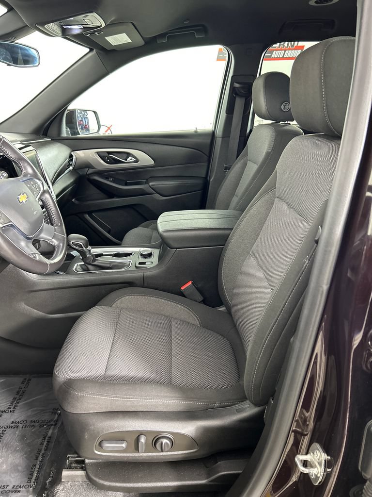 Used 2022 Chevrolet Traverse LT FWD image 12