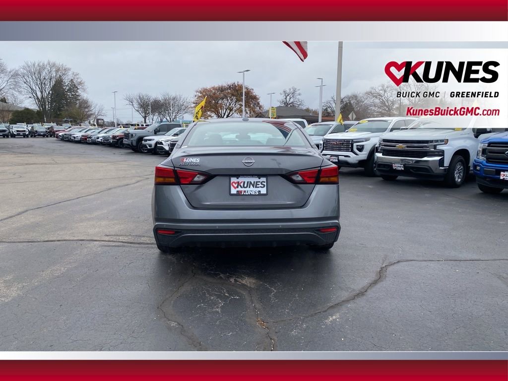 Used 2025 Nissan Altima 2.5 SV image 8