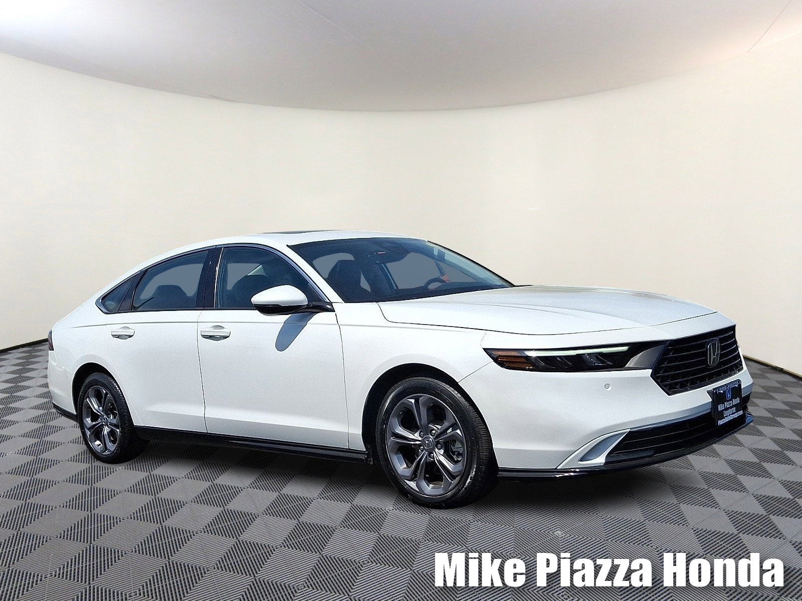 Used 2024 Honda Accord EX-L image 1