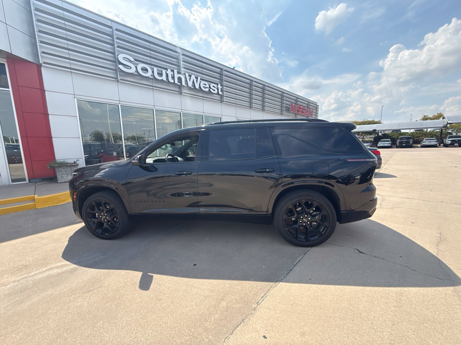 Used 2026 Chevrolet Traverse RS FWD image 4