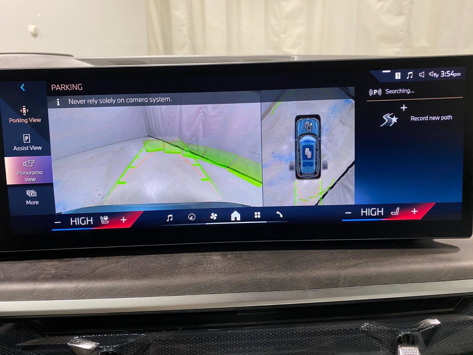 Certified 2025 BMW X7 xDrive40i w/ Premium Package image 13