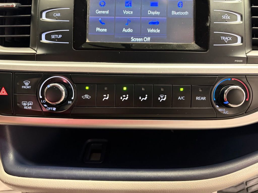 Used 2015 Toyota Highlander LE image 17