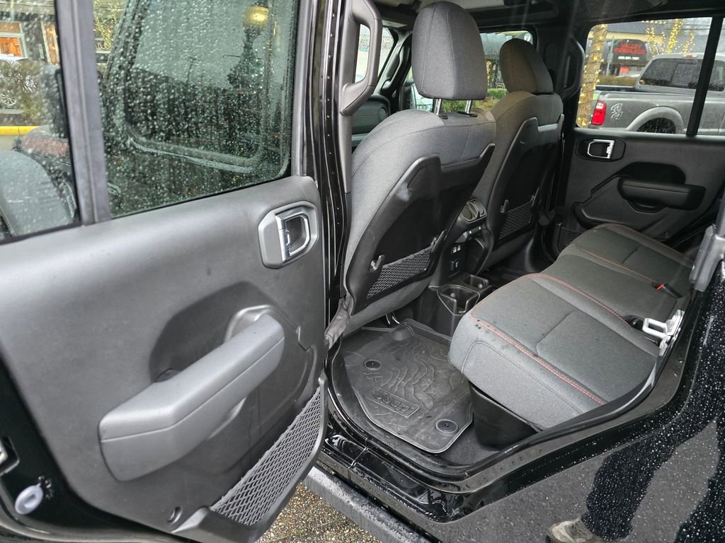 Used 2025 Jeep Gladiator Rubicon image 16