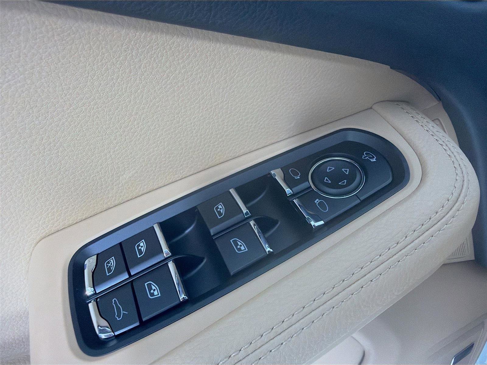 New 2026 Porsche Macan S image 8