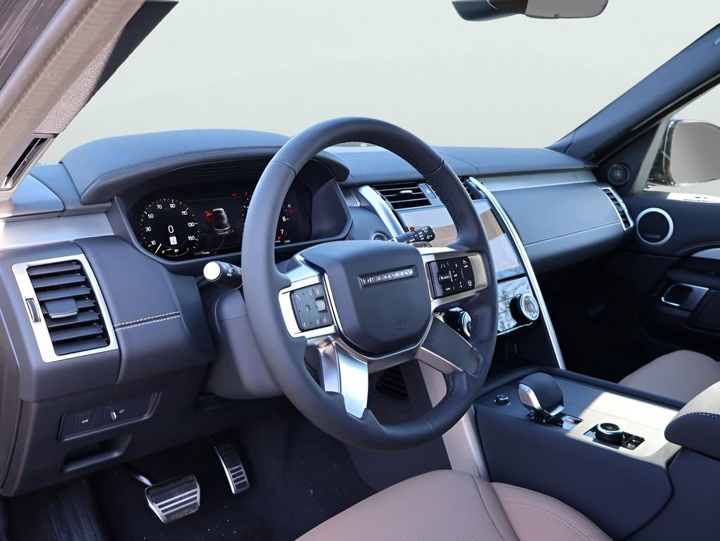 New 2026 Land Rover Discovery Limited Edition image 18