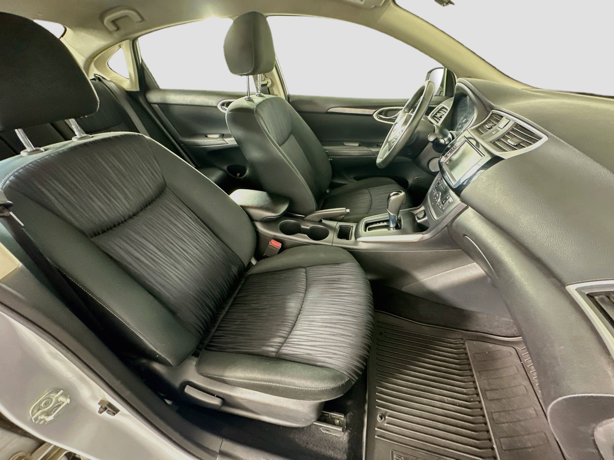 Used 2019 Nissan Sentra SV FWD image 28