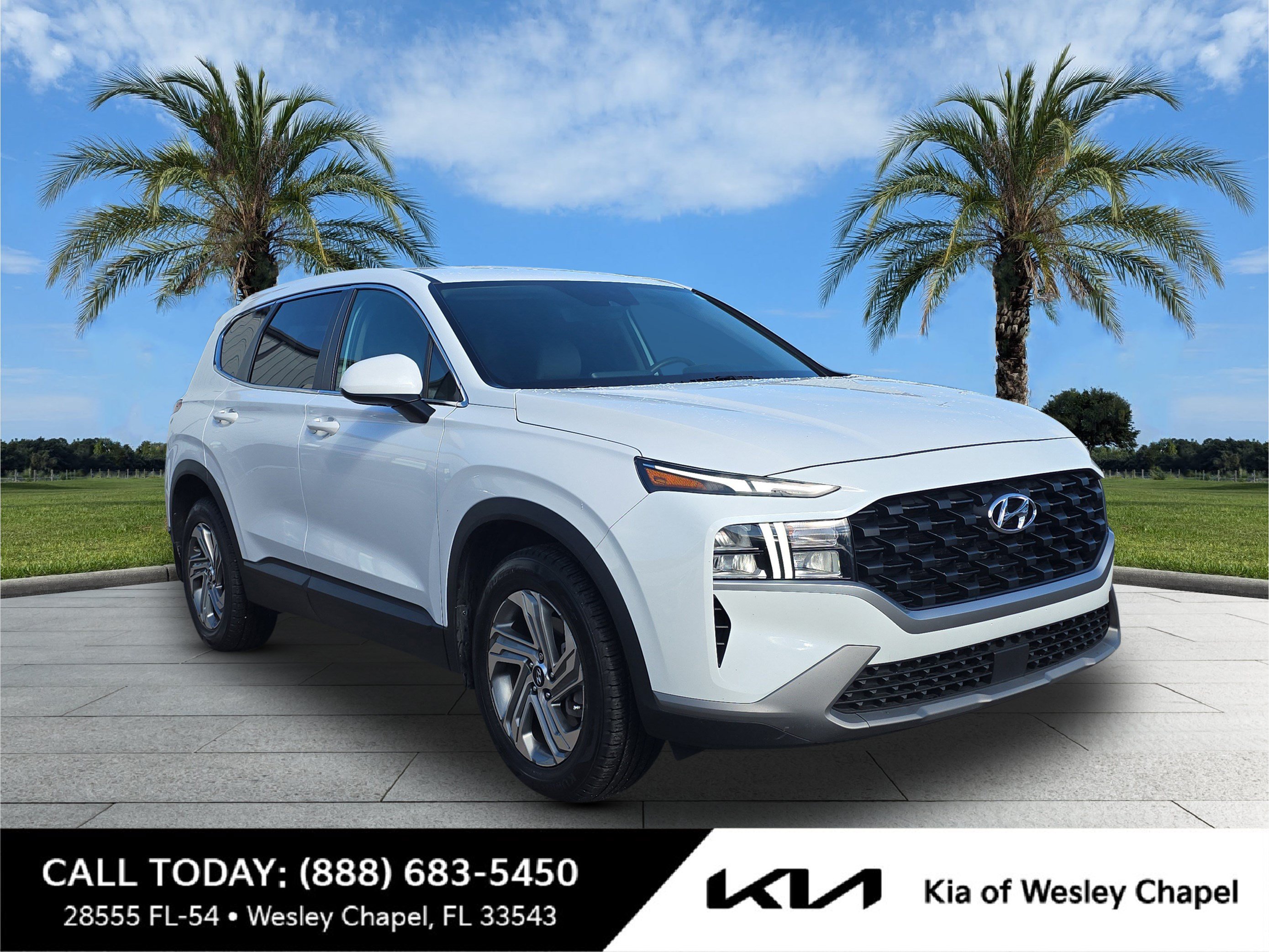 Used 2021 Hyundai Santa Fe SE FWD image 1