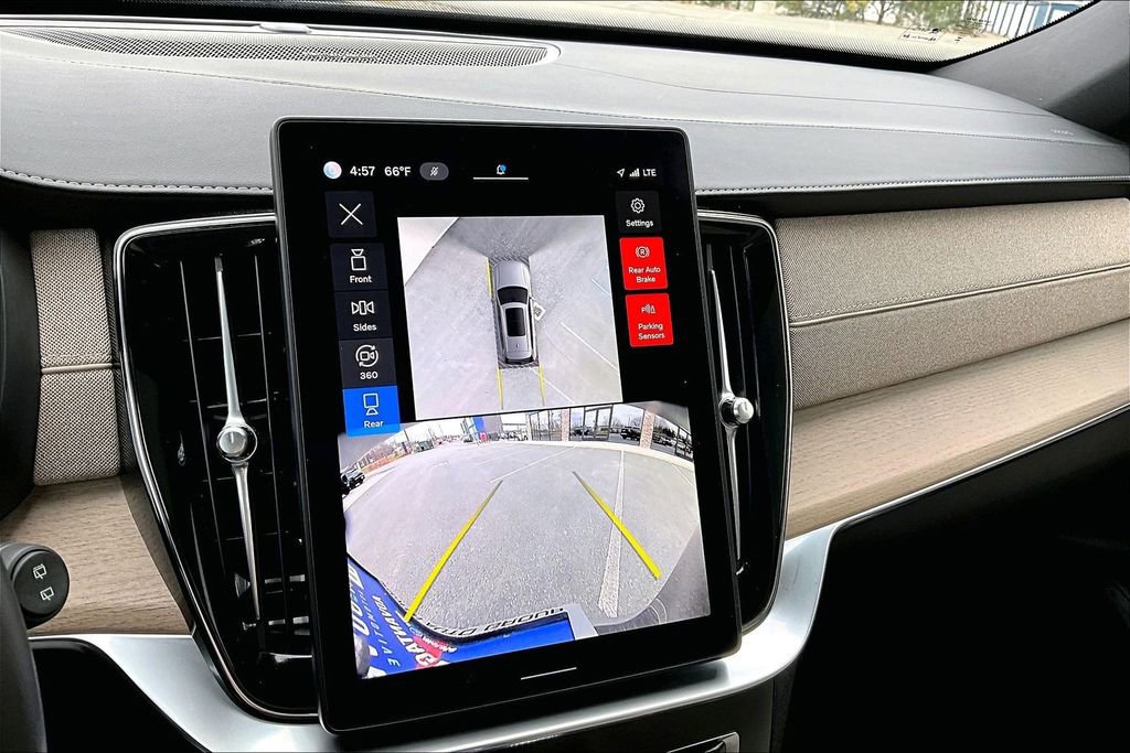 Certified 2025 Volvo XC90 B6 Plus image 14