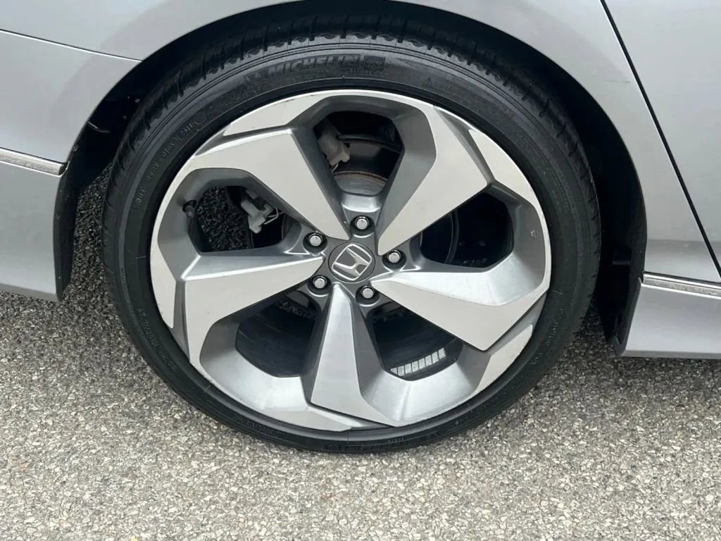 Used 2019 Honda Accord Touring image 37