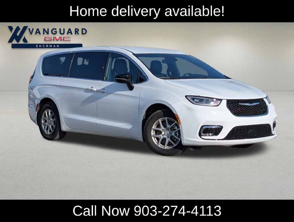 Used 2026 Chrysler Pacifica Select