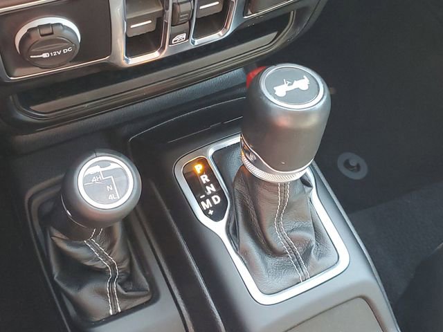 Used 2021 Jeep Wrangler Unlimited Sahara w/ Dual Top Group AWD/4WD image 29