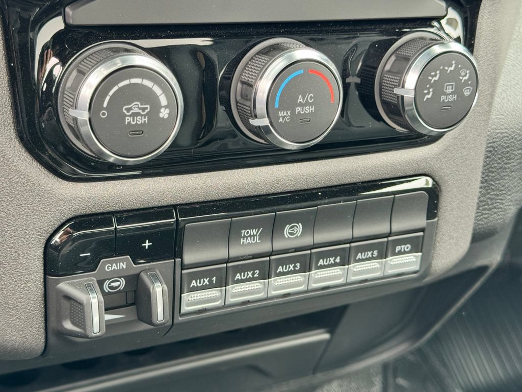 New 2026 RAM 5500 Tradesman AWD/4WD image 18